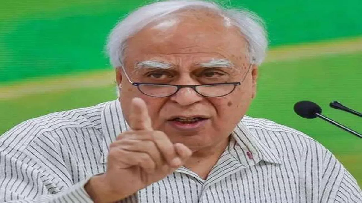 सरकार ने अध्यादेश लागू कर जता दिया है कि अंतिम फैसला उसी का होगा: कपिल सिब्बल 