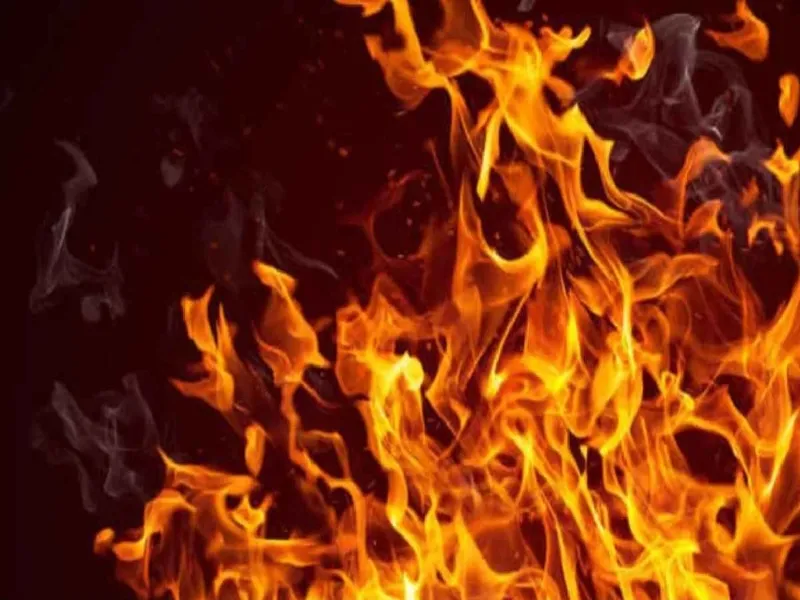 कुशीनगर में भीषण अग्निकांड, एक ही परिवार के 5 लोगों की जलकर मौत 