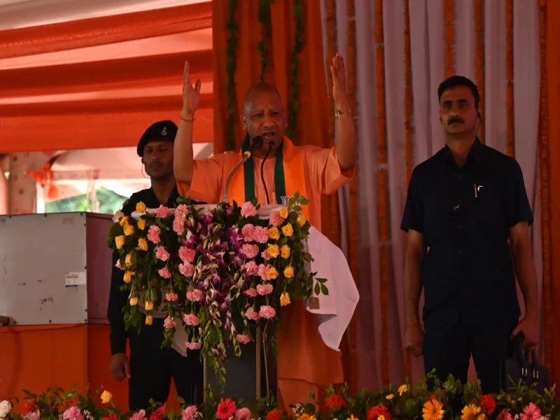 अयोध्या की सभा में मंदिर-मंदिर और राम-राम ही बोले सीएम योगी