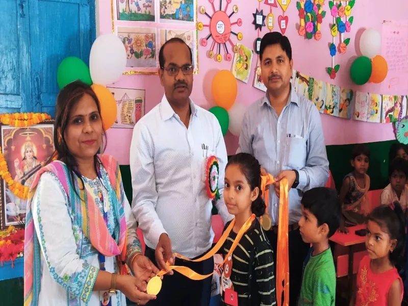 गतिविधियों के माध्यम से आसानी से सीखते हैं बच्चे : बीएसए