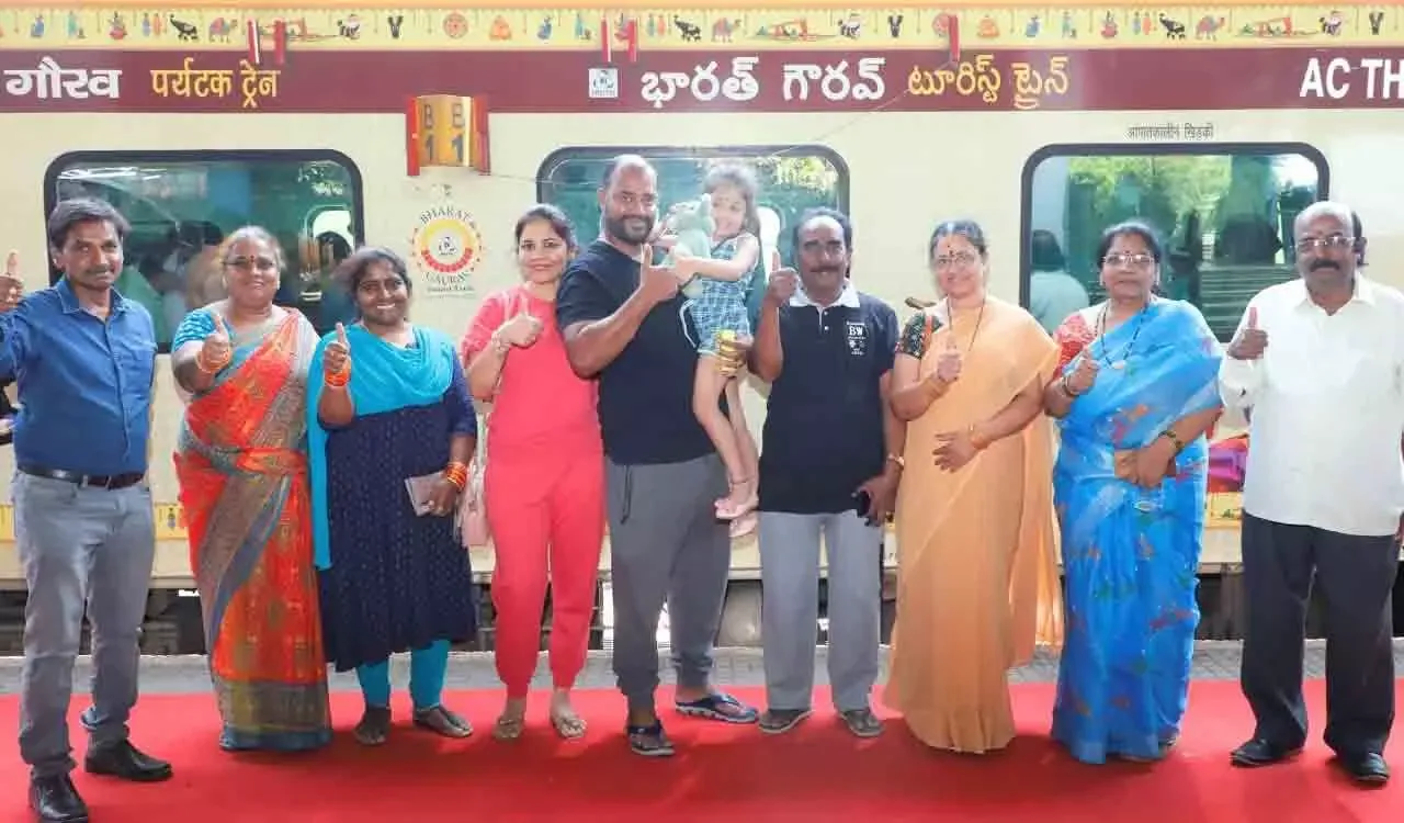 दक्षिण मध्य रेलवे की पांचवीं भारत गौरव ट्रेन की सिकंदराबाद से हुई यात्रा शुरू 