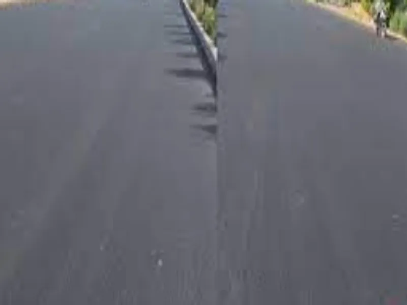 अलीगढ़ : 100 घंटे में बना डाली 100 किलोमीटर की सड़क, केंद्रीय मंत्री गडकरी ने Tweet कर दी बधाई 