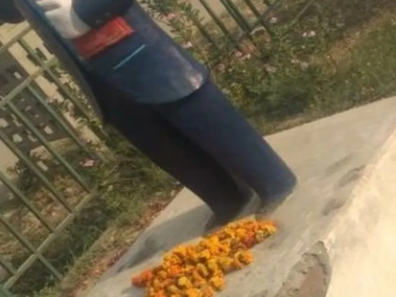 आजमगढ़ में आम्बेडकर की मूर्ति तोड़ने पर बवाल, प्रशासन ने मुश्किल से किया कंट्रोल 