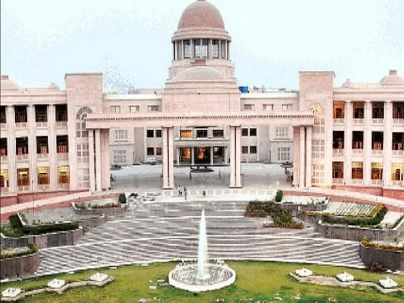 लखनऊ : हाईकोर्ट ने प्रदेश भर में ग्राम सभाओं की जमीनों को अतिक्रमण मुक्त कराने के दिए आदेश