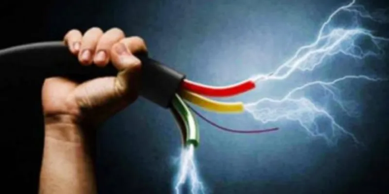 लखनऊ : पीएसी को साथ ले चलाया चेकिंग अभियान, 21 बिजली चोर पकड़े