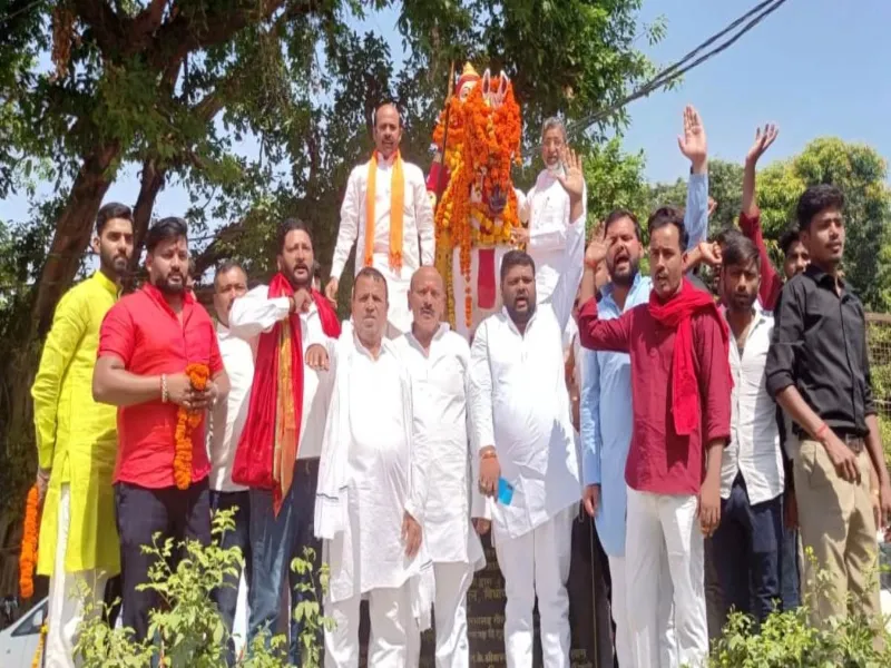 महापुरुषों से प्रेरणा ले युवा पीढ़ी : हरीश द्विवेदी