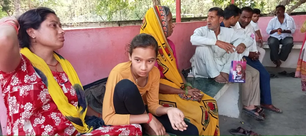 पीलीभीत: बिटिया को बचाने के प्रयास में पिता-पुत्र की करंट से मौत, जानिए पूरा मामला