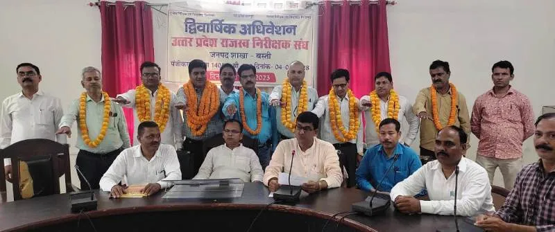 बस्ती : सुभाष चंद्र चौबे अध्यक्ष, संतोष कुमार शुक्ल मंत्री निर्वाचित