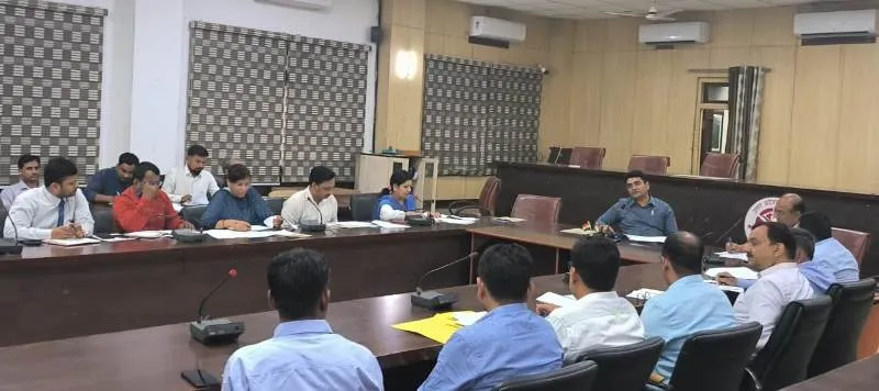 प्रयागराज : जिलााधिकारी की अध्यक्षता में प्रधानमंत्री स्वनिधि योजना की समीक्षा बैठक हुई संपन्न