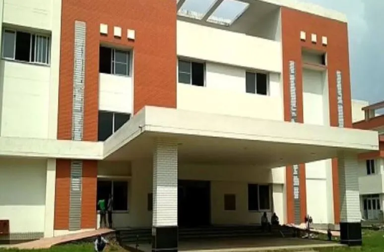बरेली: दबाए बैठे रहे बजट, 300 बेड अस्पताल में अटका रहा संपवेल का निर्माण