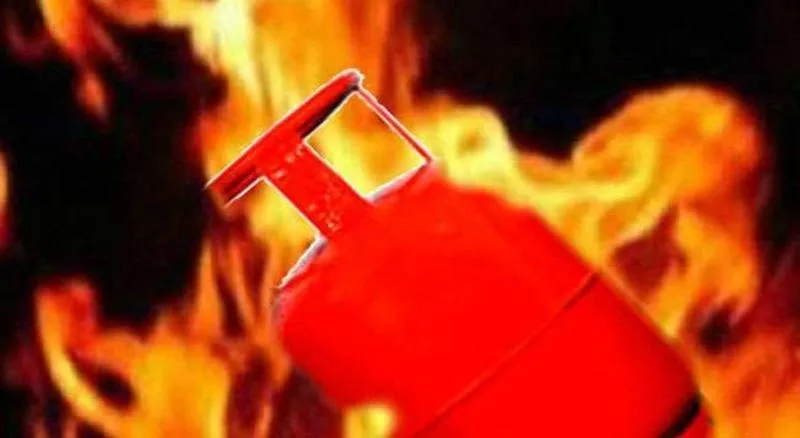 हरदोई : बेटी की बारात आने से एक दिन पहले हुआ हादसा, गैस सिलेंडर फटने से हुई ननद-भौजाई की दर्दनाक मौत