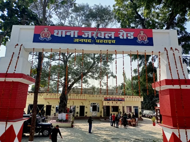 बहराइच : पुल के नीचे मिला अज्ञात युवक का क्षत-विक्षत शव