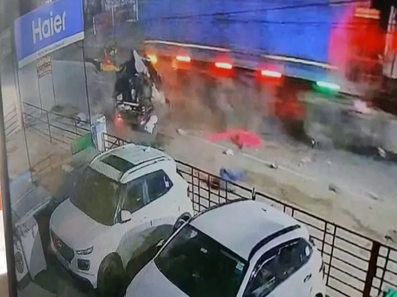 Video : बहराइच सड़क हादसे का CCTV फुटेज आया सामने, पांच लोगों की हुई थी मौत