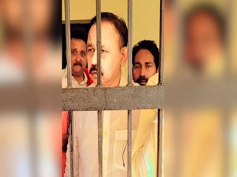 गोरखपुर : फरार माफिया अजीत शाही ने किया कोर्ट में सरेंडर, 25 हजार रुपए का था इनाम