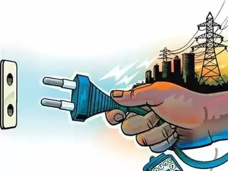 लखनऊ : पकड़ी 25 किलोवाट की बिजली चोरी, चार्ज हो रहे थे 26 ई -रिक्शे