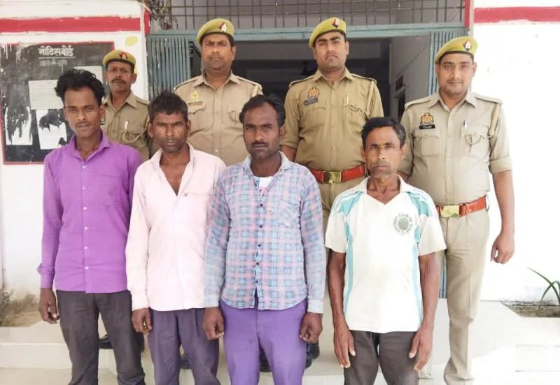 बहराइच : गैंगस्टर के चार अभियुक्तों को पुलिस ने पकड़ा, अलग-अलग गांवों से गिरफ्तार कर भेजा जेल