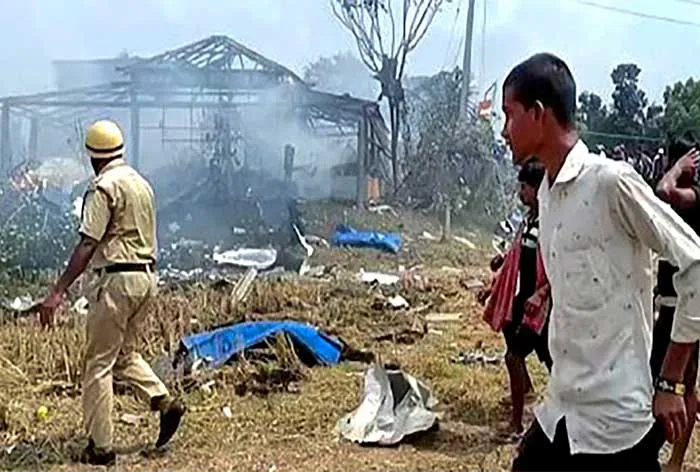 पश्चिम बंगाल पटाखा फैक्टरी विस्फोट मामला, मुख्य आरोपी सहित दो गिरफ्तार : पुलिस