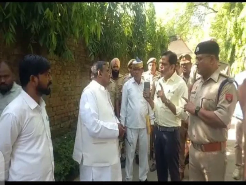 Video : अंबेडकरनगर में बसपा प्रत्याशी से एडीएम की हुई बहस, सुनिए क्या बोले अधिकारी 