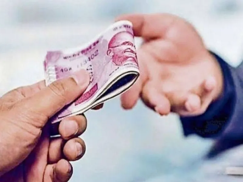 आगरा में रिश्वत लेते बीईओ को विजिलेंस टीम ने किया गिरफ्तार, पूछताछ जारी 