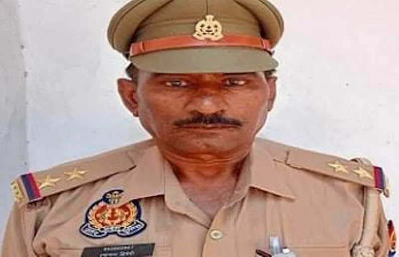 प्रयागराज : प्रमोशन के बाद पांच दिन की छुट्टी पर जा रहे दरोगा की चलती ट्रेन से उतरते वक्त पैर फिसलने से हुई मौत