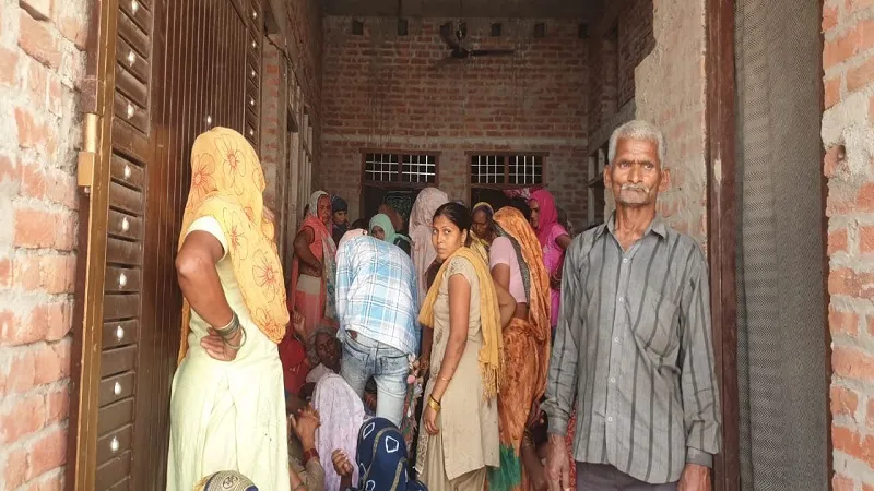 अमरोहा : युवक ने फंदे पर लटककर की आत्महत्या, पत्नी से विवाद के चलते उठाया आत्मघाती कदम