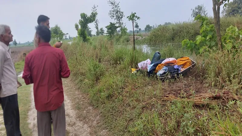 बहराइच: छत के सहारे घर में घुसे चोर, नकदी और जेवरात समेत हजारों की चोरी