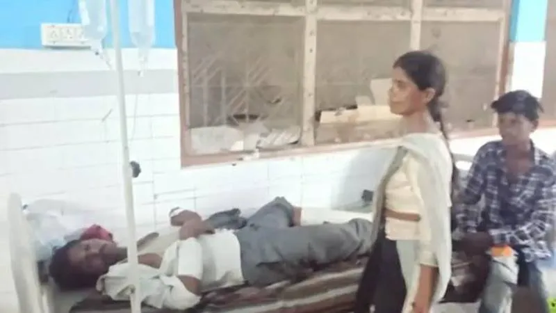 बहराइच: शराबी पति को पत्नी ने लाठियों से जमकर धुना, खुद ही लेकर पहुंची हॉस्पिटल