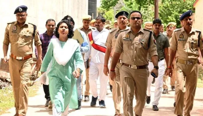 Banda: कारागार का औचक निरीक्षण कर डीएम-एसपी ने परखे सुरक्षा इंतजाम, माफिया मुख्तार अंसारी को लेकर चर्चा में रहता 