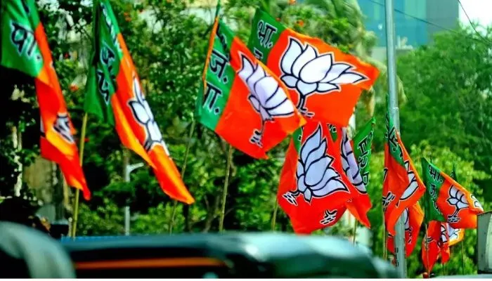 UP Nikay Chunav 2023 : BJP ने 30 बागी प्रत्याशियों को छह साल के लिए पार्टी से किया निष्कासित, जानें- वजह 