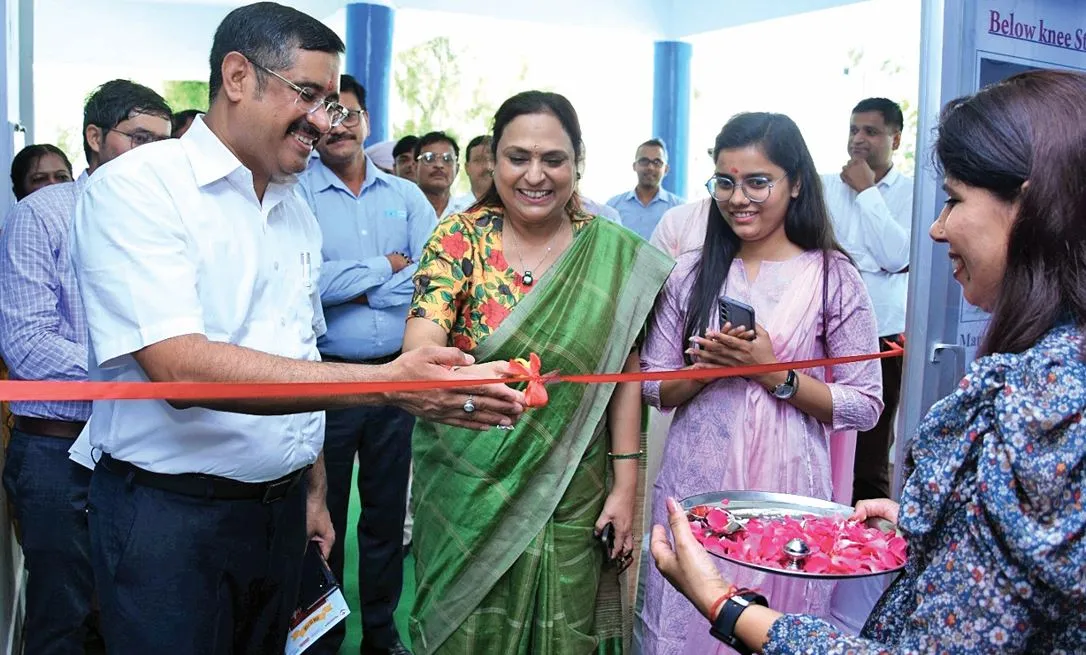 Rudrapur News : दिव्यांगों को मिलेगी कृत्रिम अंग निर्माण और मरम्मत की सुविधा, डीएम ने किया डीडीआरसी का उद्घाटन 