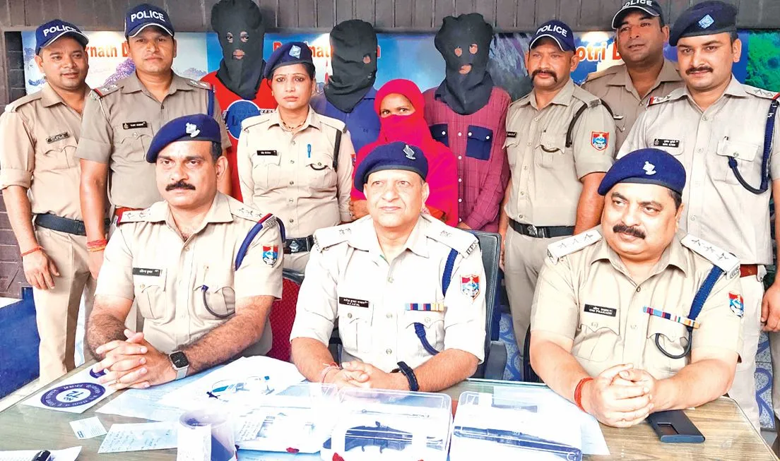 Kichcha News: पत्नी ने प्रेमी संग रची थी पति की हत्या की साजिश, दो शूटर के साथ प्रेमी-प्रेमिका गिरफ्तार