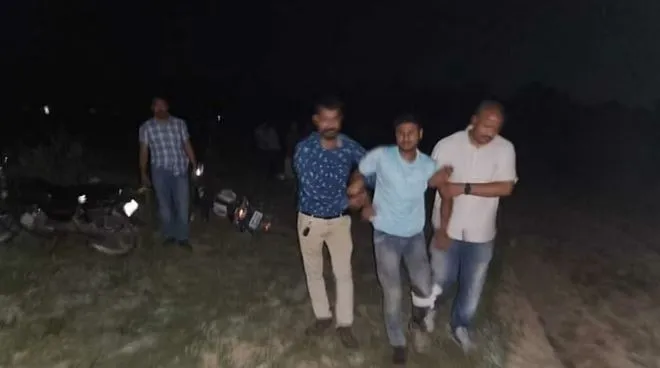 Haridwar News : बदमाशों व पुलिस के बीच हुई मुठभेड़ में एक गौ तस्कर गिरफ्तार, एक सिपाही को लगी गोली, इलाज जारी