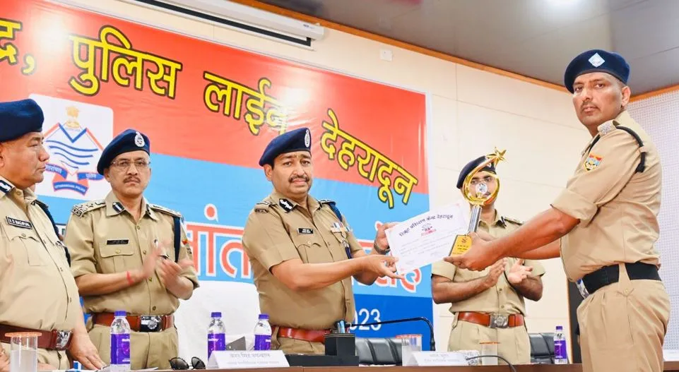 Dehradun News : पीड़ित की सहायता में करें अधिकारों का सदुपयोग, मुख्य आरक्षियों के दीक्षांत समारोह में बोले डीजीपी 
