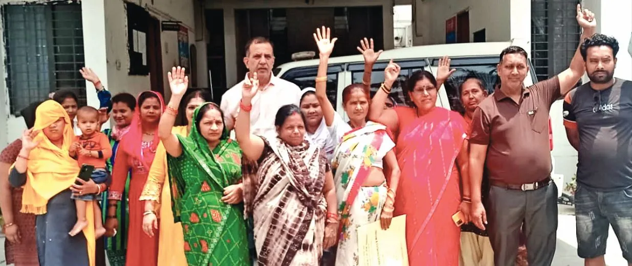 Rudrapur News : कांग्रेसियों ने किया प्रदर्शन, बीजेपी पार्षद पर मारपीट का लगाया आरोप, की कार्रवाई की मांग