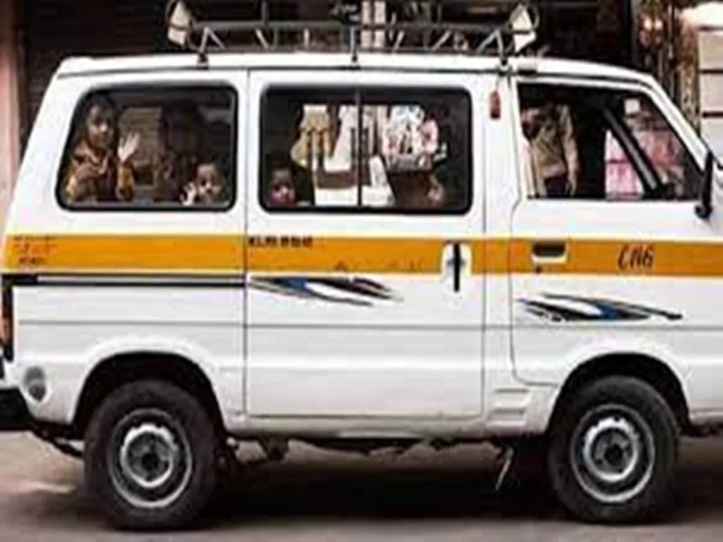 खतरे में मासूम बच्चों की जिंदगी: न परमिट न मानक पूरे, नौनिहालों के साथ अमेठी में हो रहा खिलवाड़