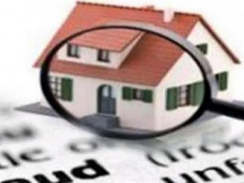 कौशांबी: एसिड अटैक के आरोपियों की संपत्ति जब्त, जिला प्रशासन ने की कार्रवाई