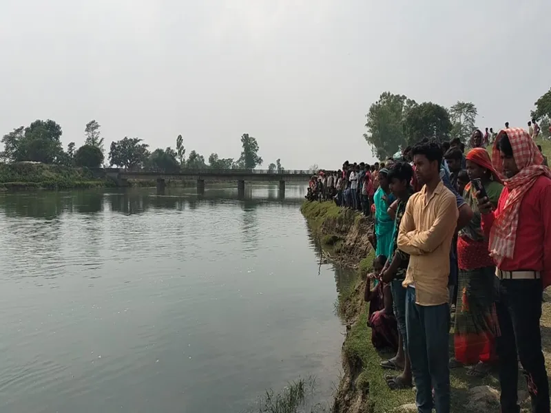 बहराइच: पैर फिसलने से नहर में डूबा बालक, तलाश में जुटे गोताखोर
