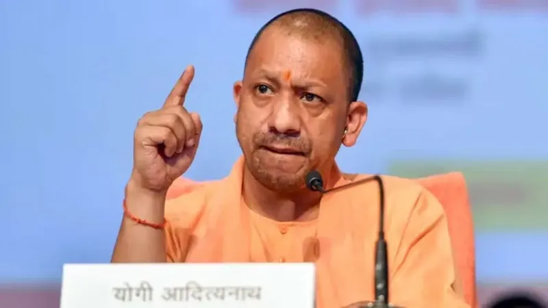 सीएम योगी का बड़ा एक्शन: यूपी भवन के कई अधिकारियों को किया सस्पेंड