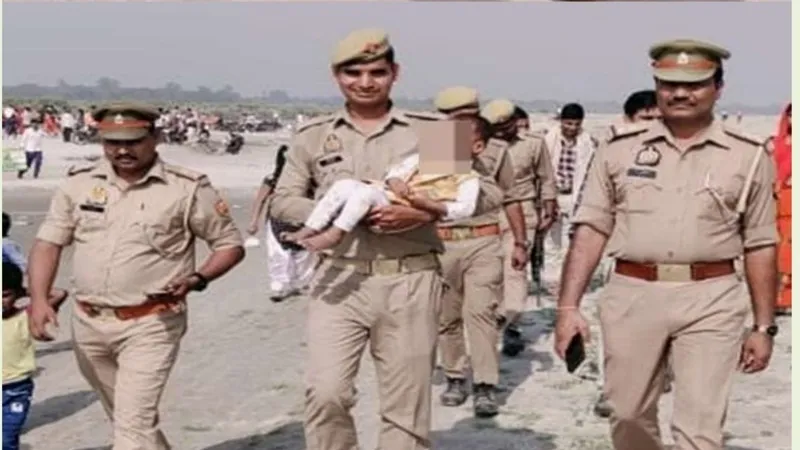 हरदोई: पुलिस का सराहनीय कार्य, मेले में  बिछड़ी बच्ची को पहले दिया ममता का आंचल, फिर मां को सौंपा