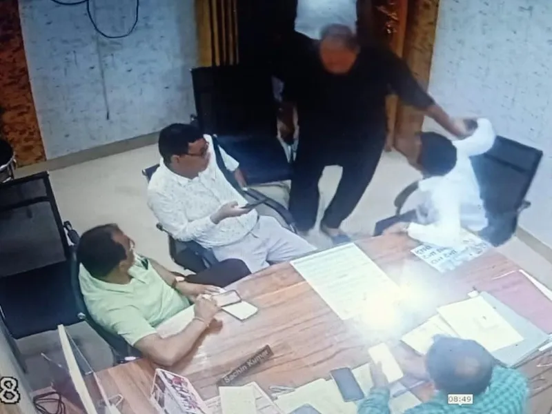 उरई: BSA से अभद्रता करने वाला प्रधानाध्यापक निलंबित, एफआईआर दर्ज