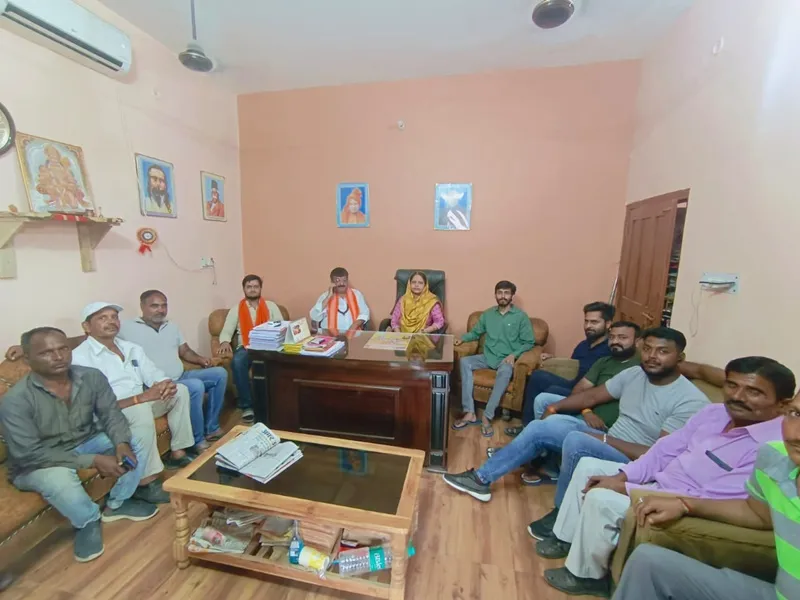 अयोध्या निकाय चुनाव 2023: नहीं किया आराम, समर्थकों संग मतगणना पर बाबा नें किया मंथन