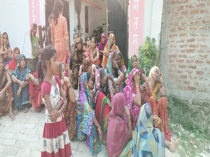 बाराबंकी: ई-रिक्शा की बैटरी में विस्फोट, एक ही परिवार के तीन लोगों की दर्दनाक मौत, दो बच्चों की हालत गंभीर