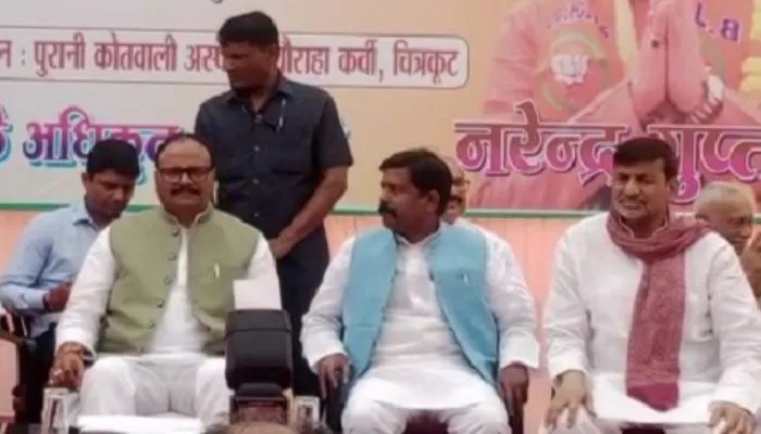 Chitrakoot में डिप्टी सीएम ब्रजेश पाठक ने जनसभा और रोड शो किया, बोले- भाजपा प्रत्याशियों की होगी एकतरफा जीत
