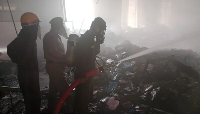 Kanpur Fire: CSJM University के मूल्याकंन भवन में लगी आग, छात्र-छात्राएं दे रहे थे पेपर, दमकल कर्मियों ने पाया काबू