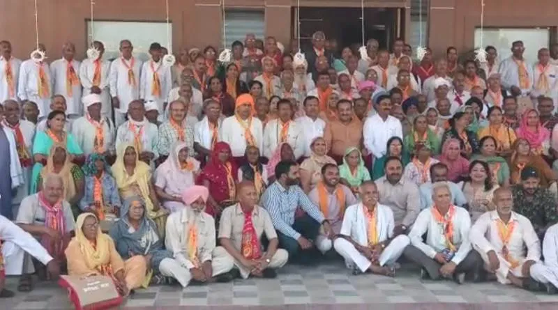 Ayodhya News : हरियाणा के सीएम ने बुजुर्गों को कराया अयोध्या दर्शन