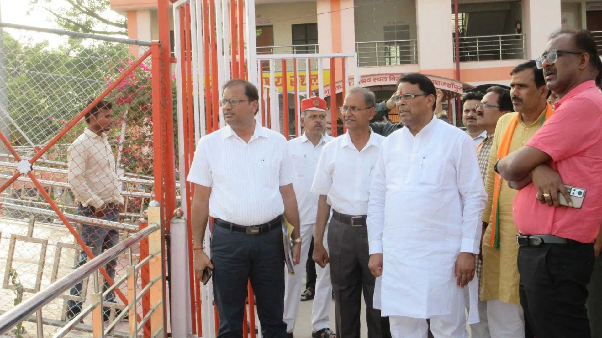 शाहजहांपुर: प्रभारी मंत्री ने पकड़ी निर्माण में लापरवाही, ब्लैक लिस्टेड होगी फर्म