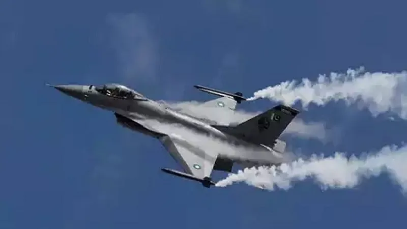 Ukraine War : यूक्रेन के कुछ हिस्सों में हवाई हमले की चेतावनी जारी, बजे सायरन 