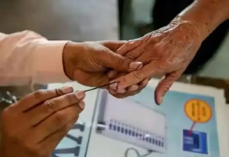 Nikay Chunav 2023 : मुरादाबाद नगर निगम सहित जिले की 11 नगर निकायों में 9,47,670 मतदाता बनेंगे भाग्यविधाता