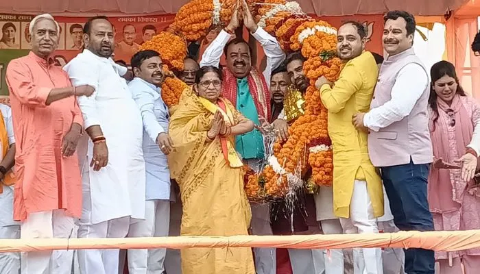 Farrukhabad में डिप्टी सीएम केशव प्रसाद मौर्य बोले- भाजपा का खिलेगा कमल, विरोधियों की जमानत होगी जब्त 