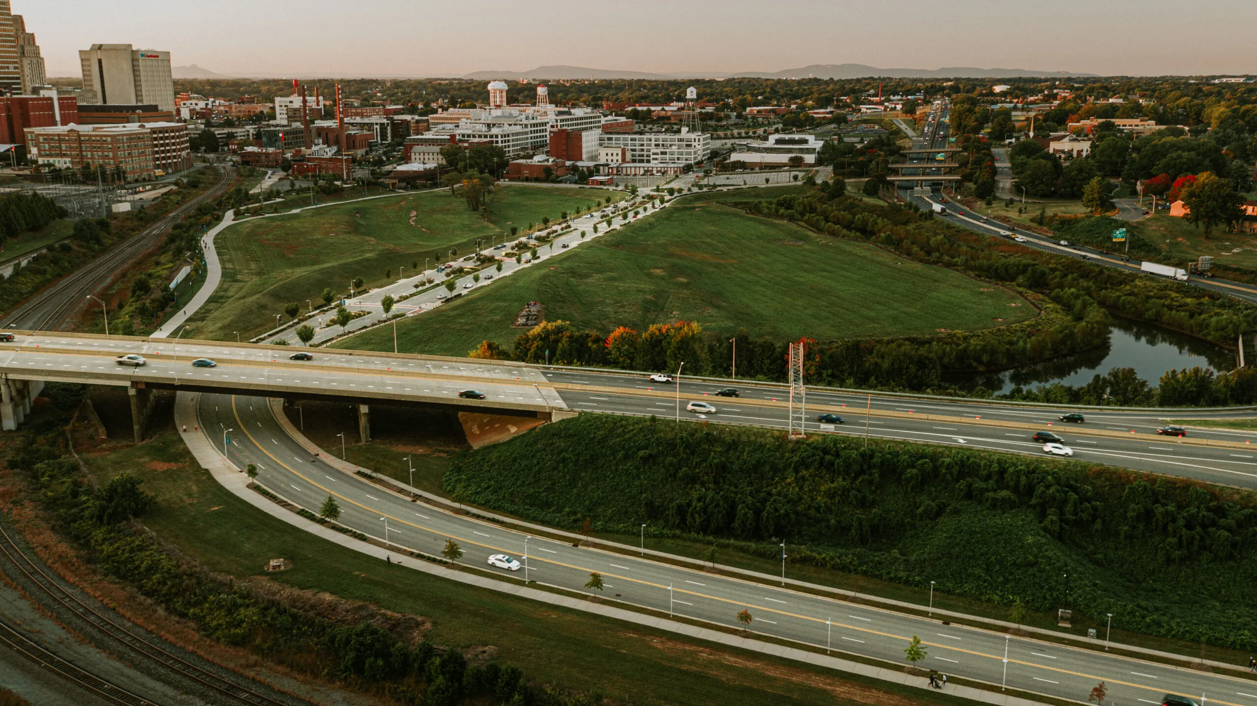 देहरादून: गौलापार में बनेगी न्यू हल्द्वानी Twin City तो पिथौरागढ़ में बनेगी Film city, देखें List